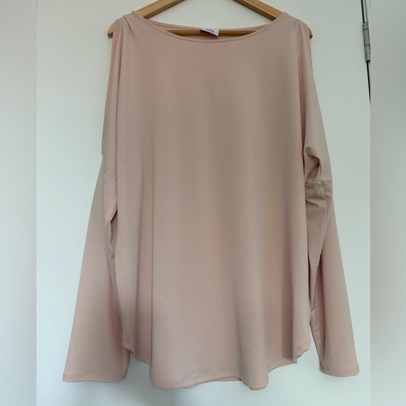 DKNYC Tops - DKNY cold shoulder top